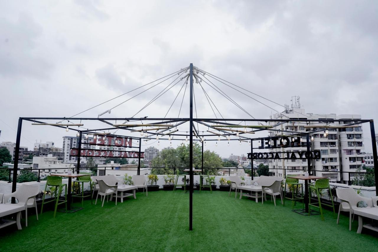 Hotel Royal Accord Surat Luaran gambar
