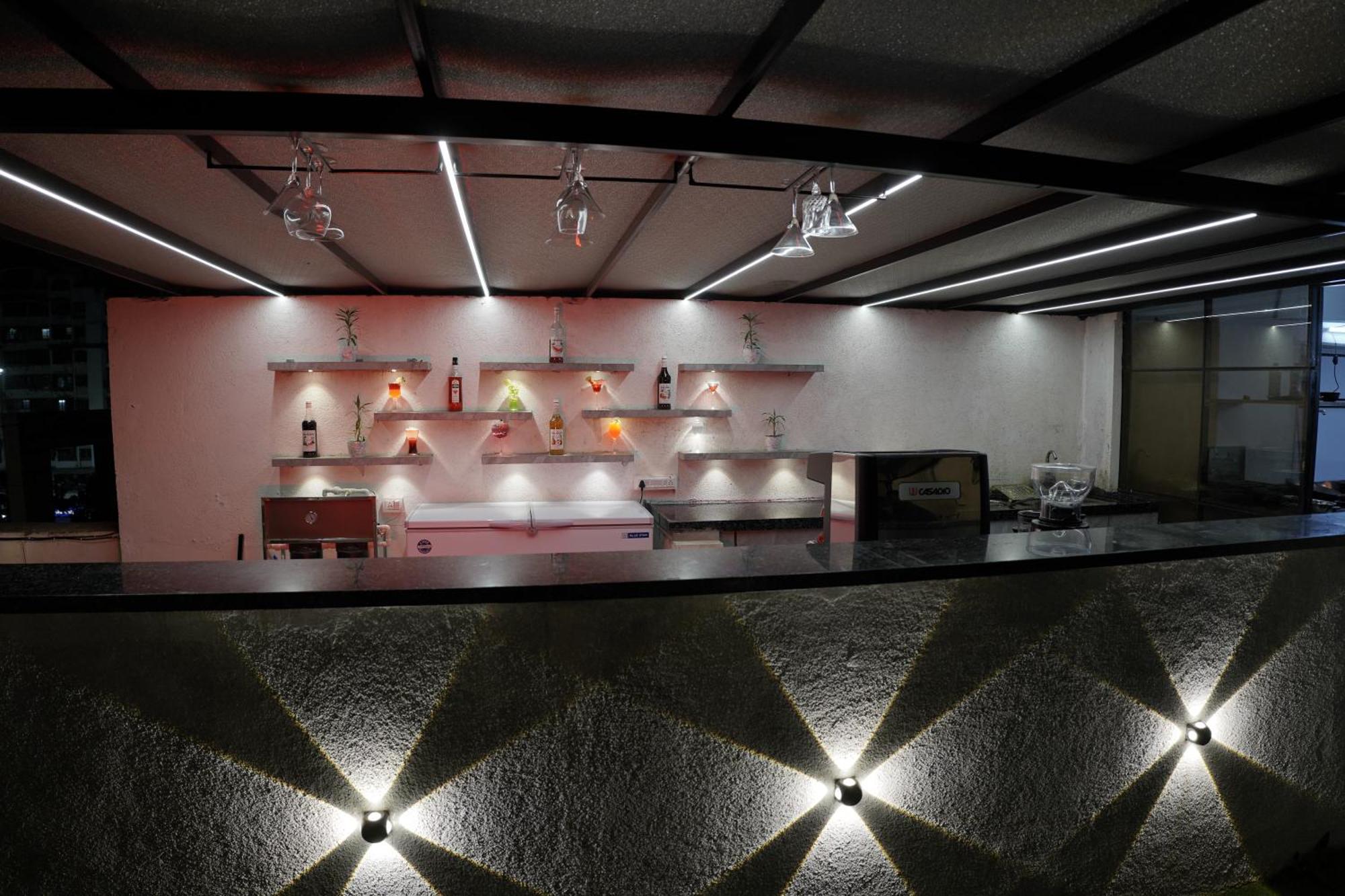Hotel Royal Accord Surat Luaran gambar