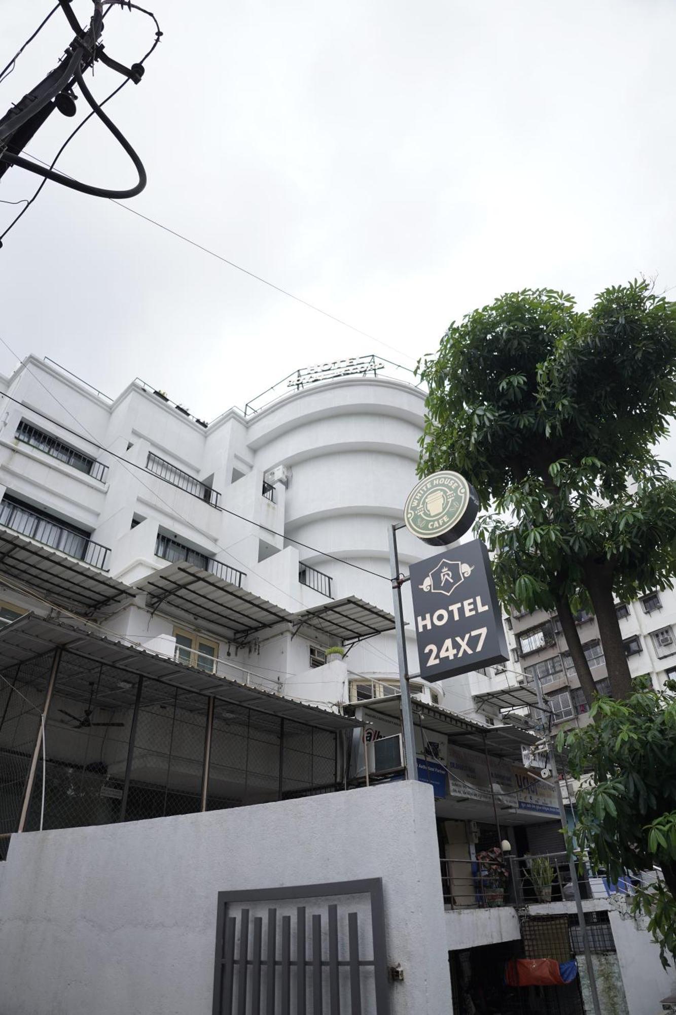 Hotel Royal Accord Surat Luaran gambar